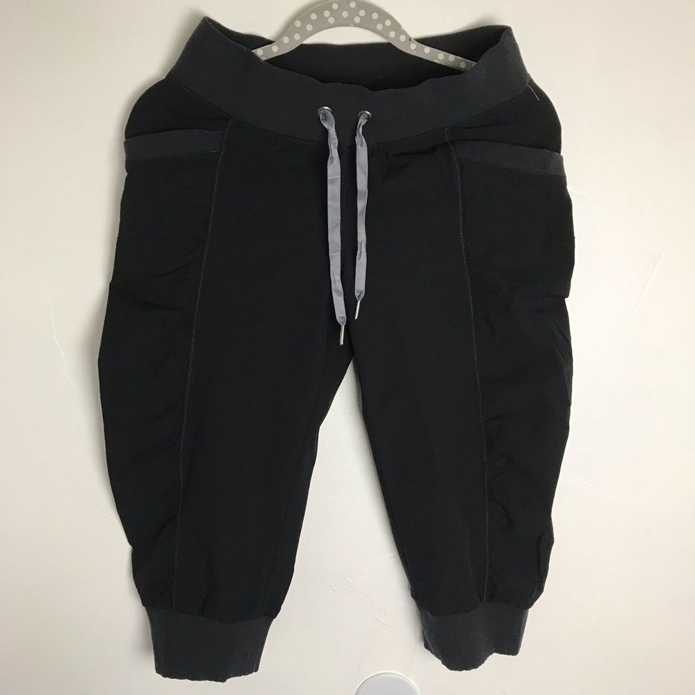 Athleta Karma Cropped Slouch Joggers